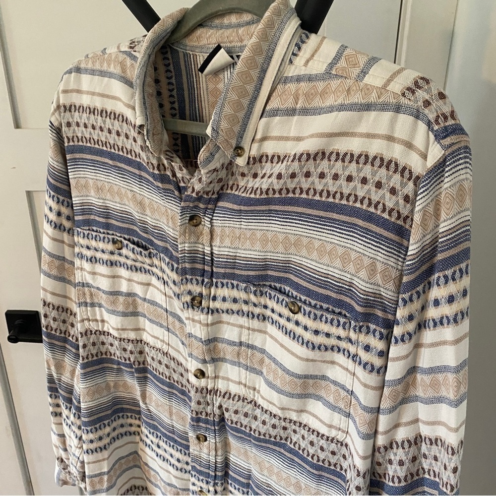 Northface Patterned Button Down - Picture 2 of 6